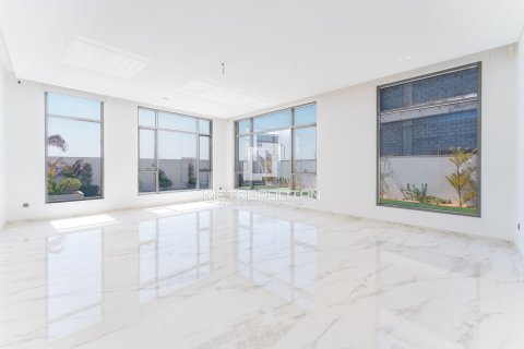 Villa de 6 dormitorios No. 129000 25