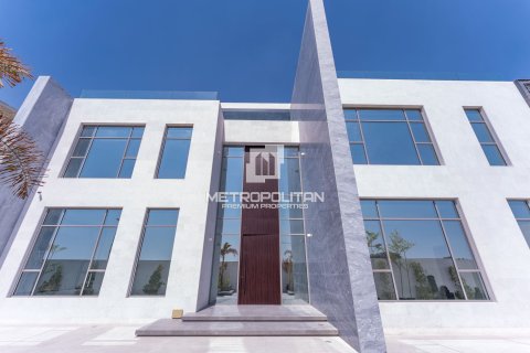 Villa de 6 dormitorios No. 129000 4