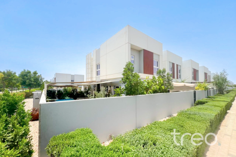 Townhouse de 3 dormitorios en Dubai, UAE No. 174186