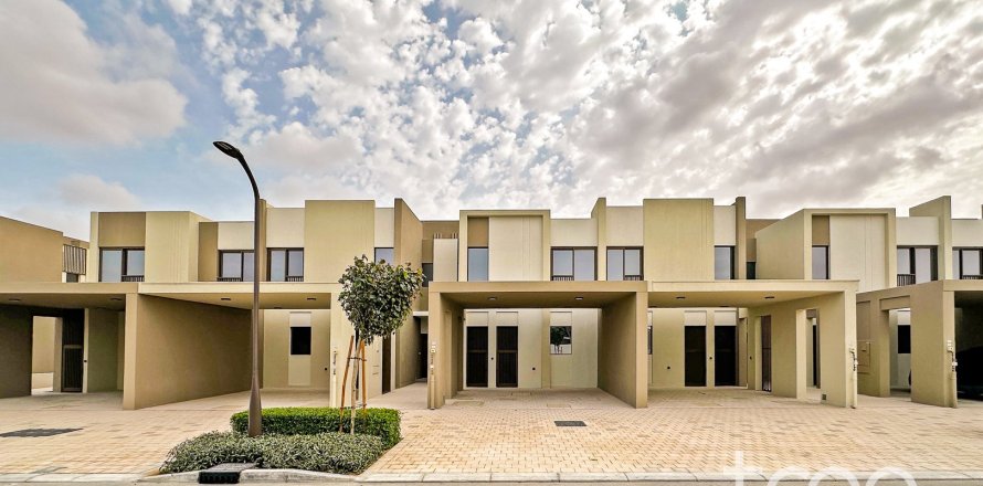 Villa de 3 dormitorios en Dubai, UAE No. 174183