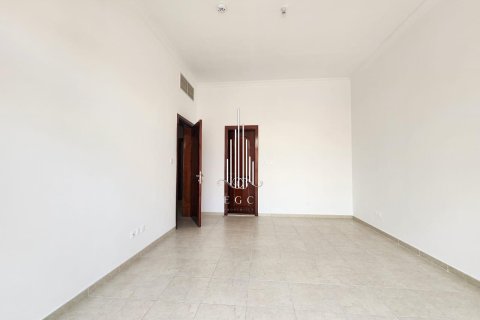 Villa de 4 dormitorios en Abu Dhabi Gate City, UAE No. 24613 16