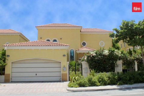 Вилла с 3 спальнями в Дубай, ОАЭ №137395 15