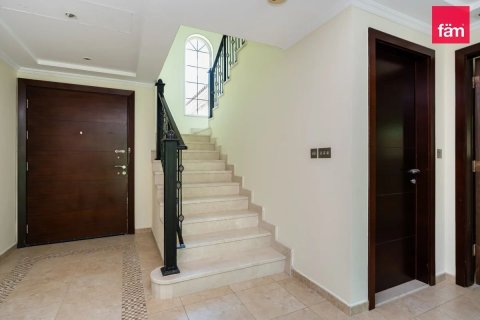 Вилла с 3 спальнями в Дубай, ОАЭ №137395 8