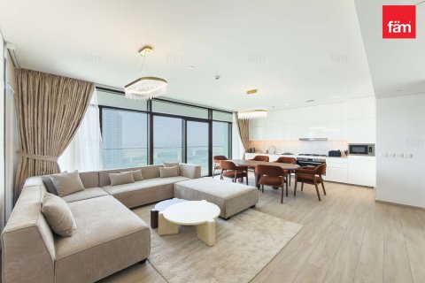 3 bedrooms Apartment in Dubai, UAE No. 199453