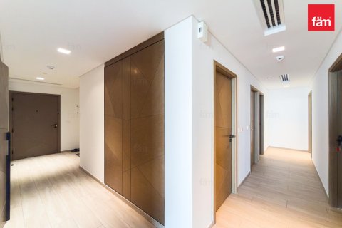 3 bedrooms Apartment in Dubai, UAE No. 199453 19