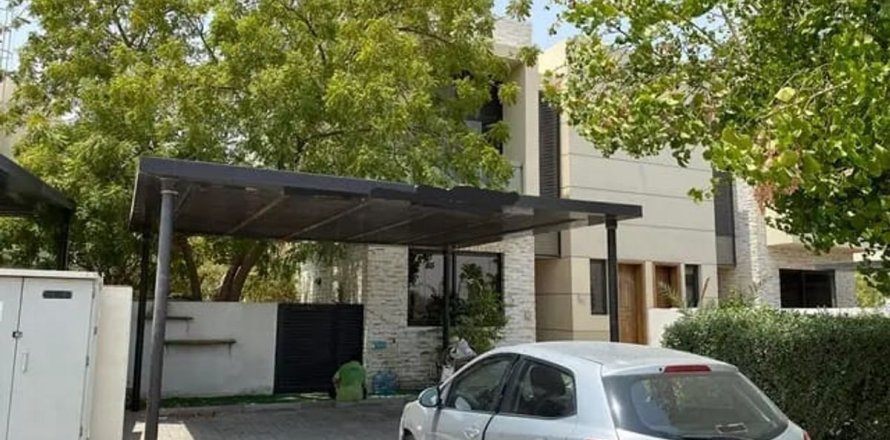4 bedrooms Townhouse in Dubai, UAE No. 199449