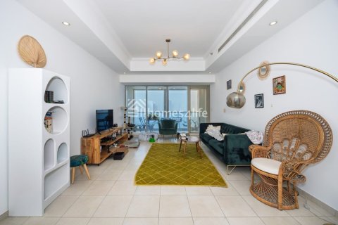 Квартира с 2 спальнями в Churchill Towers, ОАЭ №146464 8