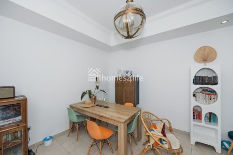 Квартира с 2 спальнями в Churchill Towers, ОАЭ №146464 10