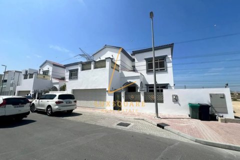 5 bedrooms Villa No. 127189 2