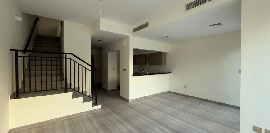 3 bedrooms Townhouse in Dubai, UAE No. 168114