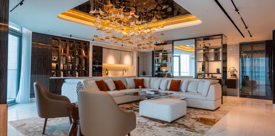 5 bedrooms Penthouse in Dubai Studio City, UAE No. 168115