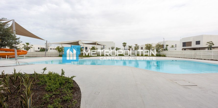 Villa de 4 dormitorios en Yas Island, UAE No. 91709