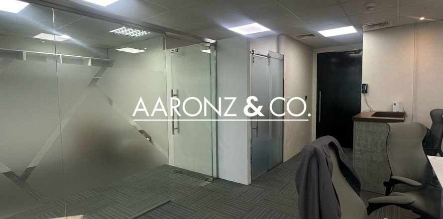 77مربع، مكتب في Bayswater, الإمارات العربية المتحدة رقم 150635