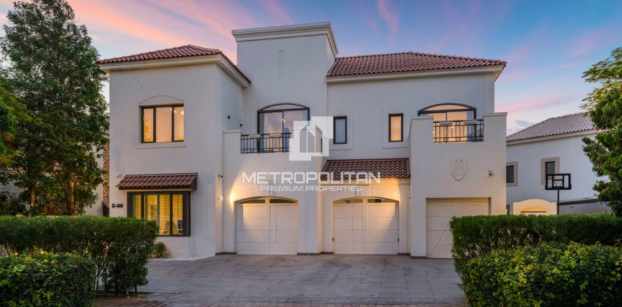 Villa de 5 dormitorios  No. 129289