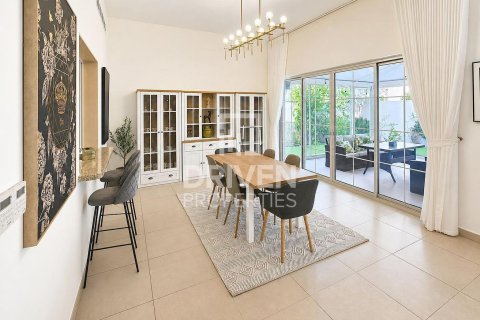 4 غرف نوم فيلا في Nadd Al Sheba, الإمارات العربية المتحدة رقم 204796 6