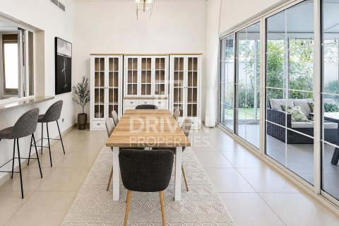 4 غرف نوم فيلا في Nadd Al Sheba, الإمارات العربية المتحدة رقم 204796 4