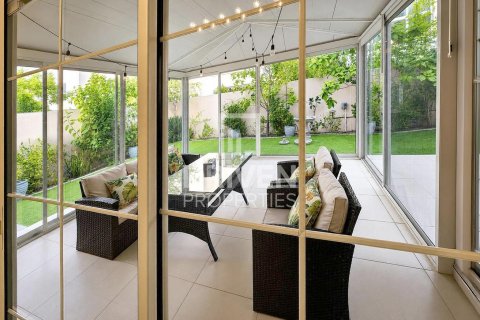 4 غرف نوم فيلا في Nadd Al Sheba, الإمارات العربية المتحدة رقم 204796 7