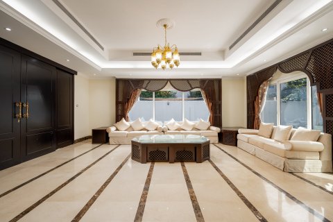 Villa de 6 dormitorios en Al Barsha, UAE No. 208658 27