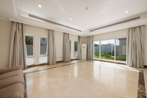 Villa de 6 dormitorios en Al Barsha, UAE No. 208658 9