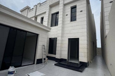 6 bedrooms Villa in Khobar, Saudi Arabia No. 60569 2
