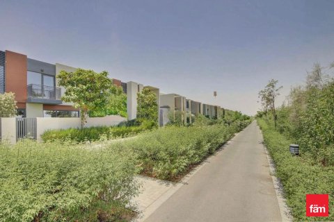 3 bedrooms Townhouse in Dubai, UAE No. 143488 9