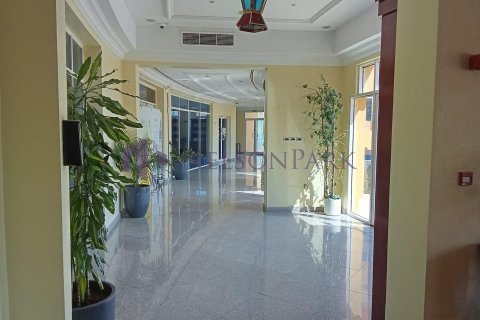 4 bedrooms Villa in Doha, Qatar No. 60997 10