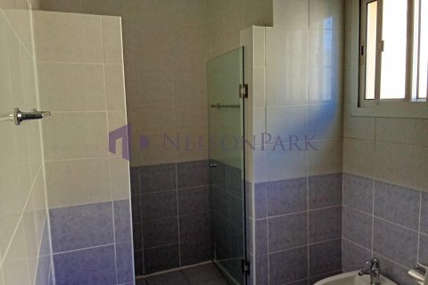 4 bedrooms Villa in Doha, Qatar No. 60997 12