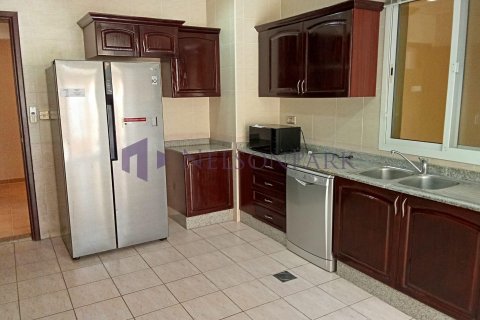 4 bedrooms Villa in Doha, Qatar No. 60997 13