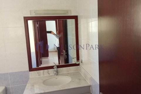 4 bedrooms Villa in Doha, Qatar No. 60997 25