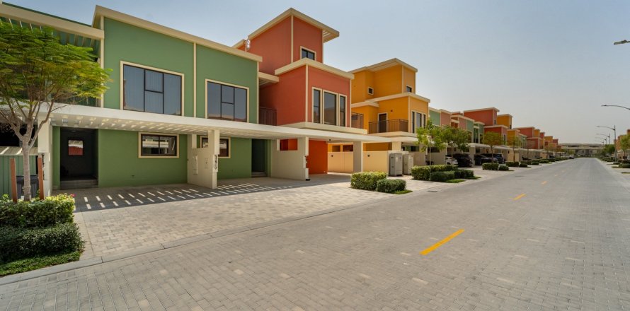Townhouse de 4 dormitorios en The World Islands, UAE No. 210473