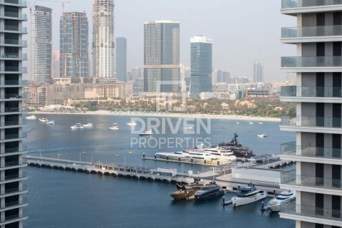 Квартира с 1 спальней в EMAAR Beachfront, ОАЭ №191896 4
