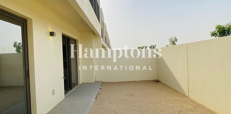 4 bedrooms Townhouse in Dubai South (Dubai World Central), UAE No. 166257