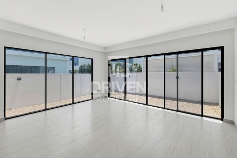 5 bedrooms Townhouse in Damac Lagoons, UAE No. 198844