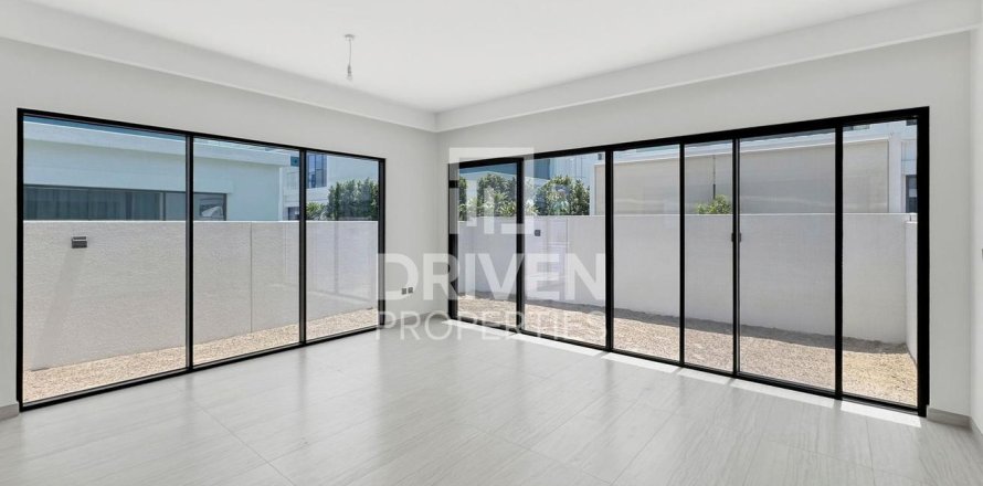 5 bedrooms Townhouse in Damac Lagoons, UAE No. 198844