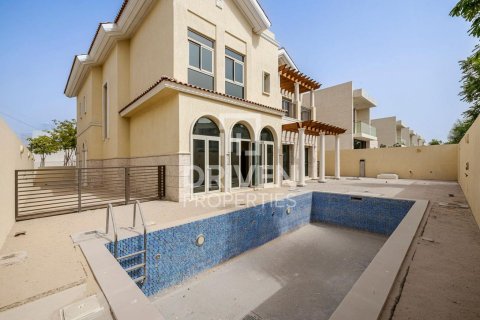4 bedrooms Villa in District One, UAE No. 204304 22