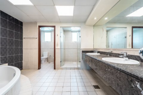 Вилла с 4 спальнями в Jumeirah Islands, ОАЭ №151179 9