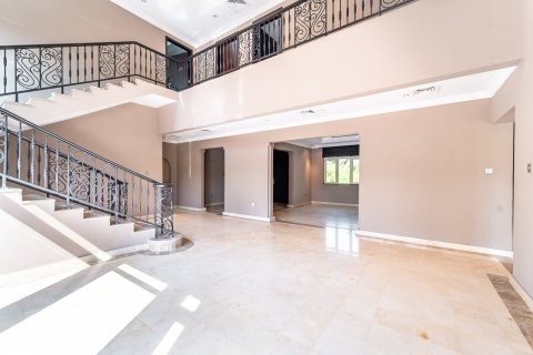 Вилла с 4 спальнями в Jumeirah Islands, ОАЭ №151179 18