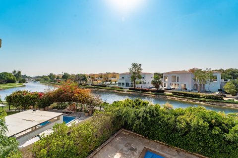 Вилла с 4 спальнями в Jumeirah Islands, ОАЭ №151179 4