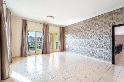 Вилла с 4 спальнями в Jumeirah Islands, ОАЭ №151179 11