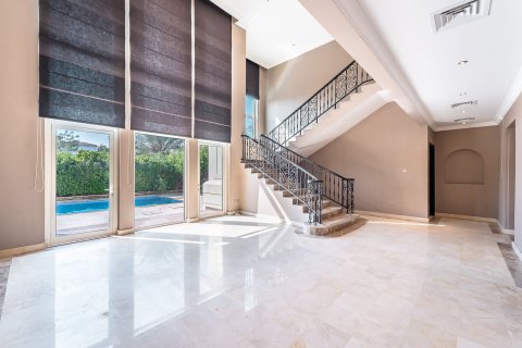 Вилла с 4 спальнями в Jumeirah Islands, ОАЭ №151179 19