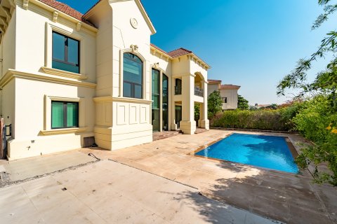 Вилла с 4 спальнями в Jumeirah Islands, ОАЭ №151179 3