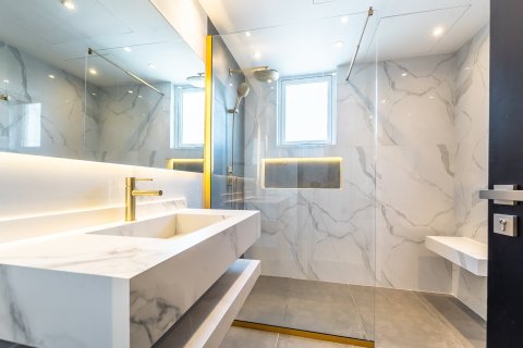 Вилла с 4 спальнями в Jumeirah Islands, ОАЭ №151179 12