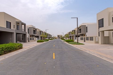 4 bedrooms Villa in Dubai Hills Estate, UAE No. 195119 7
