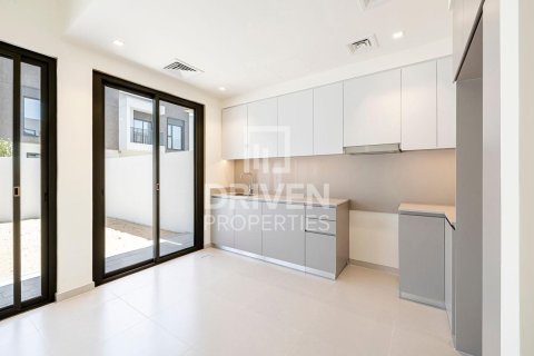 3 غرف نوم فيلا في EMAAR South, الإمارات العربية المتحدة رقم 200735 13