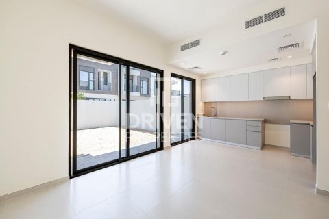 3 غرف نوم فيلا في EMAAR South, الإمارات العربية المتحدة رقم 200735 8