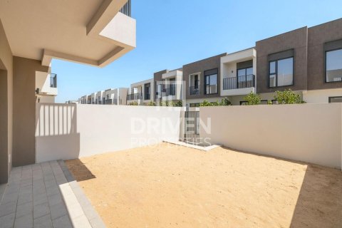 3 غرف نوم فيلا في EMAAR South, الإمارات العربية المتحدة رقم 200735 5