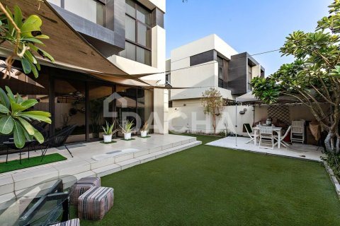 Вилла с 3 спальнями в DAMAC Hills (Akoya by DAMAC), ОАЭ №155701 3