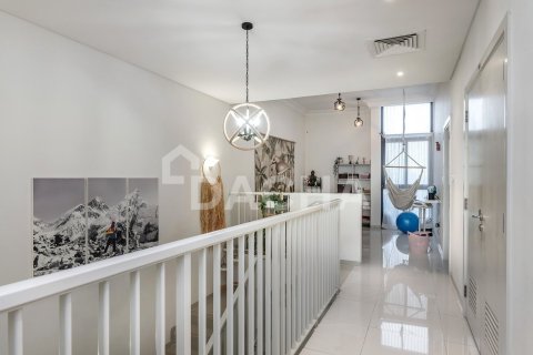 Вилла с 3 спальнями в DAMAC Hills (Akoya by DAMAC), ОАЭ №155701 10