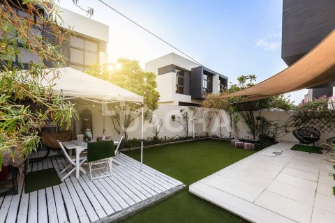 Вилла с 3 спальнями в DAMAC Hills (Akoya by DAMAC), ОАЭ №155701 5