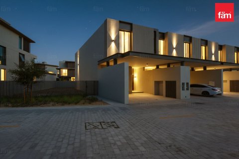 3 bedrooms Townhouse in Dubai, UAE No. 142603